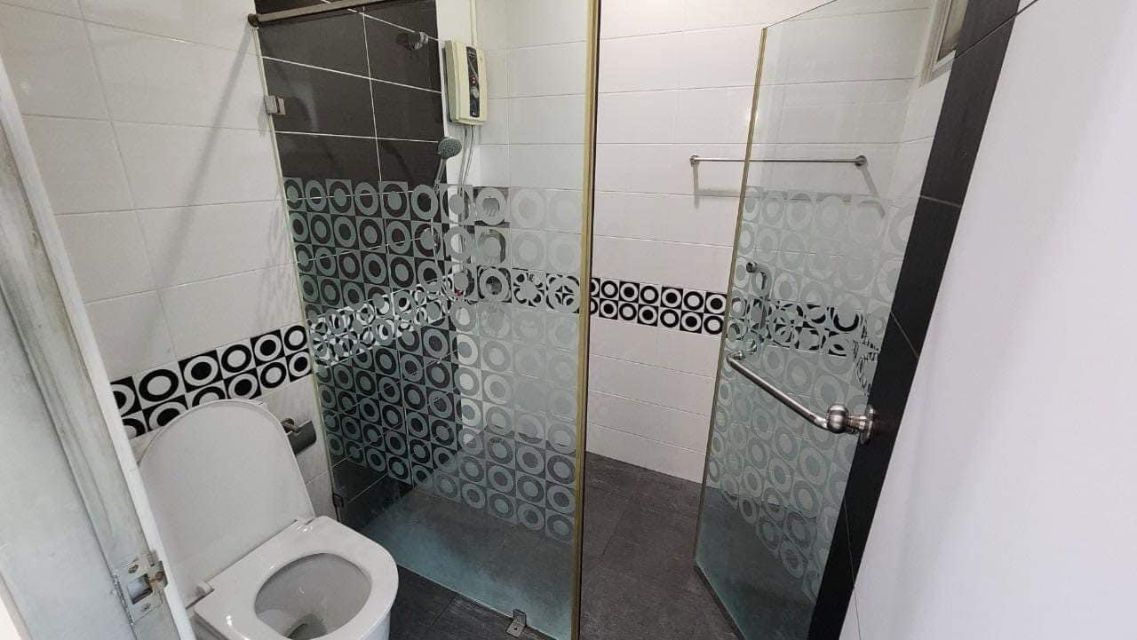 H260724C6.JPG