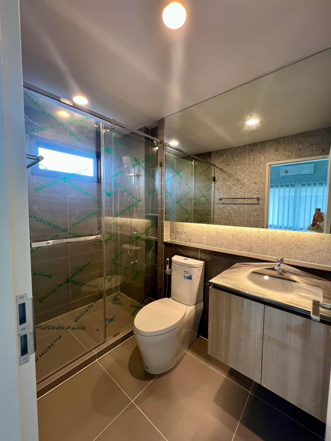 H260724E13.JPG
